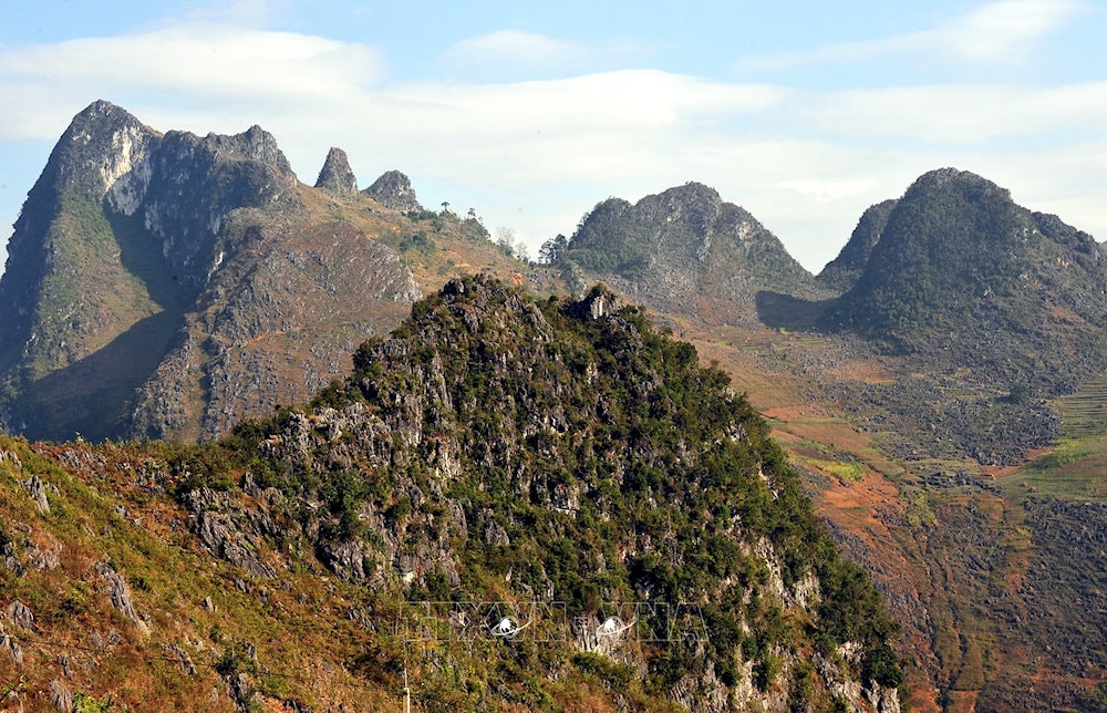 Many archaeological relics show that the Dong Van Karst Plateau Global Geopark has great potential for prehistoric and protohistoric cultural relics